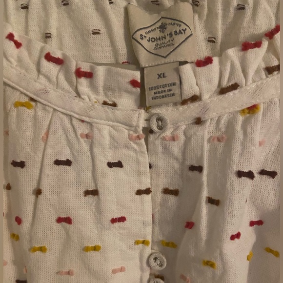 Embroidered dot blouse - Picture 2 of 4